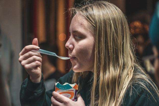 COSD girl eating at school